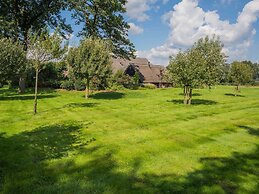 Grandeur Farmhouse in Dwingeloo at a National Park