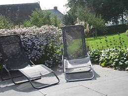 Grandeur Farmhouse in Dwingeloo at a National Park