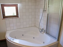 Luxury Apartment in Malmedy with Hot Tub