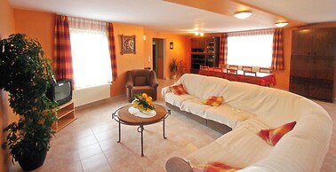 Renovated Farmhouse Quiet Location With Garden, Terrace, Ideal for Wal