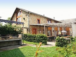 Renovated Farmhouse Quiet Location With Garden, Terrace, Ideal for Wal