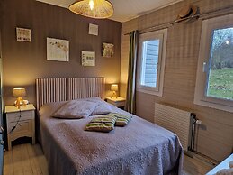 Peaceful Chalet in Transinne With Patio