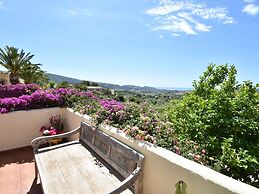 Belvilla by OYO Casa Kola