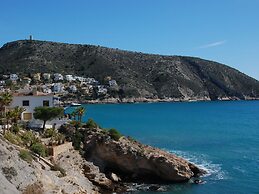 Belvilla by OYO Casa Kola