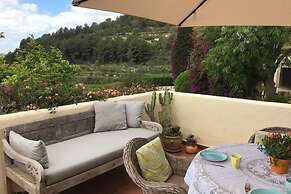 Belvilla by OYO Casa Kola