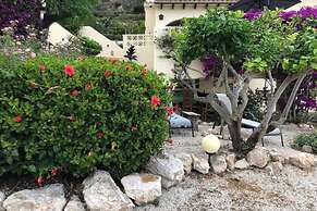 Belvilla by OYO Casa Kola