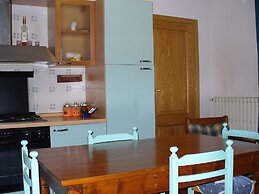 Farmhouse Living Amidst Vineyards