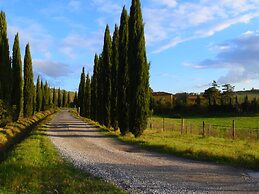 Farmhouse Living Amidst Vineyards