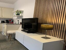 Sunny Cottage With Pool