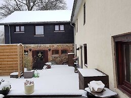 Comfortable Apartment With Terrace