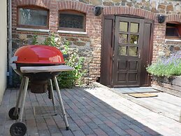 Comfortable Apartment With Terrace