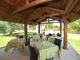 Saltwater Pool Holiday Home in Selci