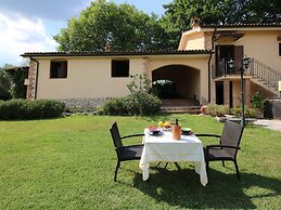Saltwater Pool Holiday Home in Selci