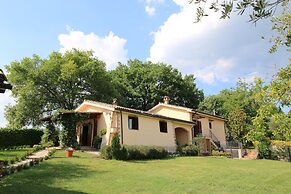 Saltwater Pool Holiday Home in Selci