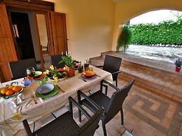Saltwater Pool Holiday Home in Selci