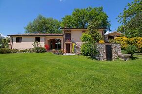 Saltwater Pool Holiday Home in Selci