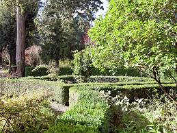 Belvilla by OYO Serene Apartment With Garden