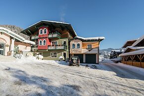 Idyllic Holiday Home in Goldegg Weng Near ski bus