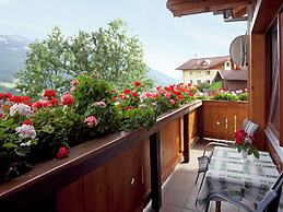 Sunny Holiday Flat With Balcony