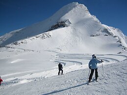 Apartment in Kaprun Near ski Lift