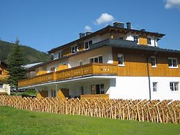 Apartment in Kaprun Near ski Lift