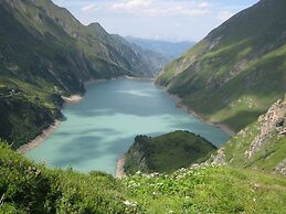 Apartment in Kaprun Near ski Lift