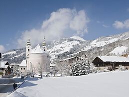 Luxurious Holiday Home With Terrace in Tyrol