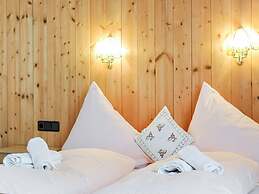 Sunlit Apartment near Ski Area in Längenfeld