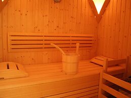 Cozy Apartment with Sauna near Ski Slopes in Mittersill