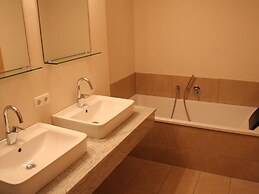 Cozy Apartment with Sauna near Ski Slopes in Mittersill