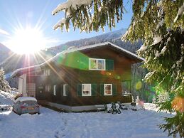 Premium Chalet in Innerkrems With Sauna