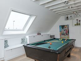 Vintage Villa in Knokke-Heist near Beach
