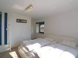 Large Holiday Home in Waimes With a Garden