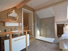 Large Holiday Home in Waimes With a Garden