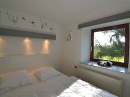 Large Holiday Home in Waimes With a Garden