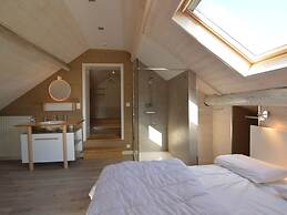 Large Holiday Home in Waimes With a Garden