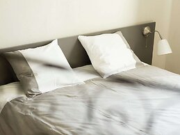 Modern Mansion in Hastiere par Dela With Pool