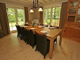 Countryside Chalet in Bomal sur Ourthe With Sauna, Balcony