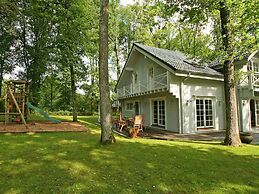 Countryside Chalet in Bomal sur Ourthe With Sauna, Balcony