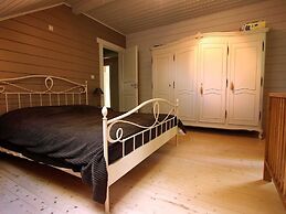 Countryside Chalet in Bomal sur Ourthe With Sauna, Balcony