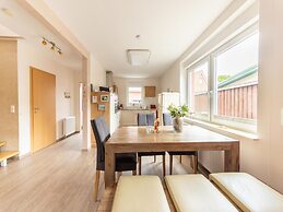 Modernes Ferienhaus mit Sauna in Wiek am Meer