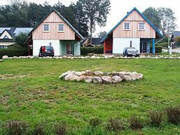 Allergy Friendly Holiday Home near Beach with Lake View