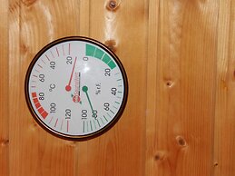 Allergy Friendly Holiday Home near Beach with Lake View