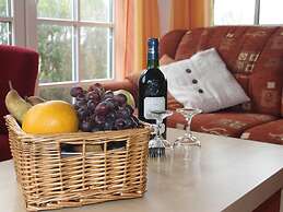 Allergy Friendly Holiday Home near Beach with Lake View