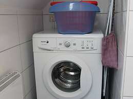 Allergy Friendly Holiday Home near Beach with Lake View