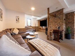 Spacious Holiday Home in the Eifel National Park