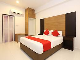 OYO 89888 Dz Residence Guest House