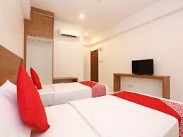 OYO 89888 Dz Residence Guest House