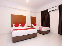 OYO 89888 Dz Residence Guest House