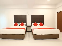 OYO 89888 Dz Residence Guest House